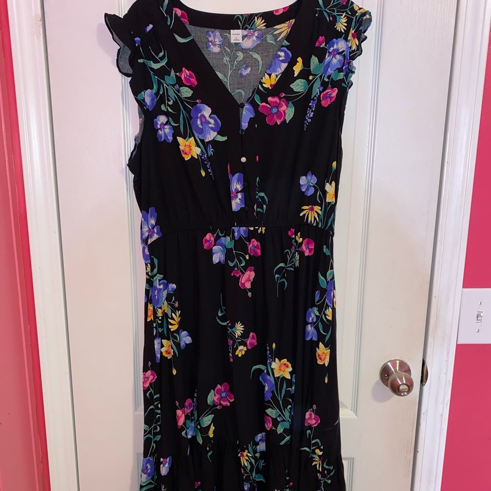 BLACK FLORAL MIDI DRESS WOTH BUTTONS